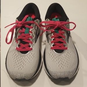Brooks Ghost 11 running shoes